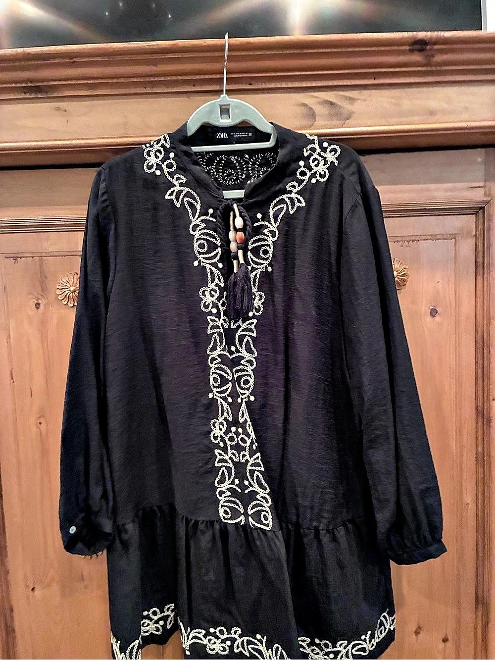 Zara Embroidered Tunic in Black Size XL Like New